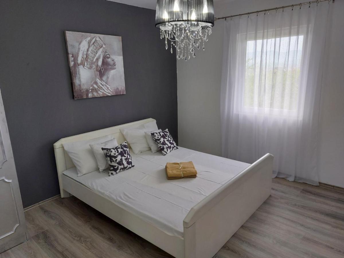 Vikendica Gaj Villa Gornji Milanovac Bagian luar foto